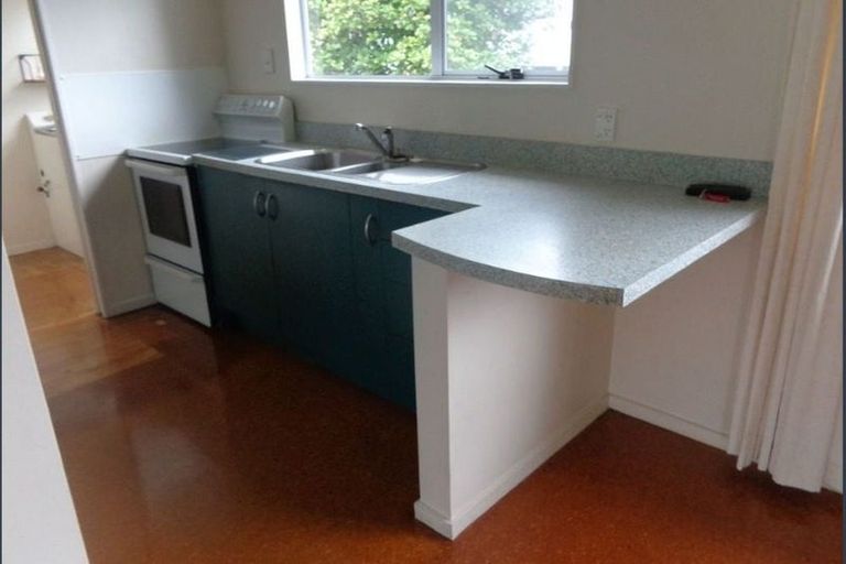 Photo of property in 1/11 Mona Vale, West Harbour, Auckland, 0618