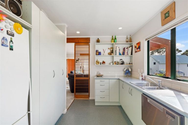 Photo of property in 11/485 Don Buck Road, Massey, Auckland, 0614