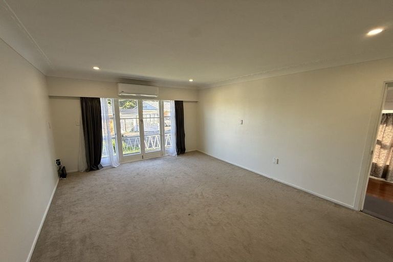 Photo of property in 3/142a Great South Road, Manurewa, Auckland, 2102