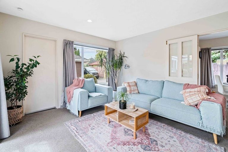 Photo of property in 2/38 Maxwell Street, Riccarton, Christchurch, 8041