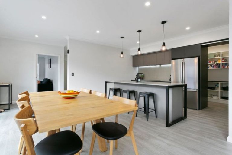 Photo of property in 8 Richards Street, Cambridge, 3434