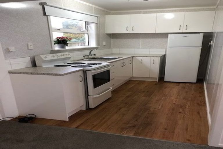 Photo of property in 118 Lyall Parade, Lyall Bay, Wellington, 6022