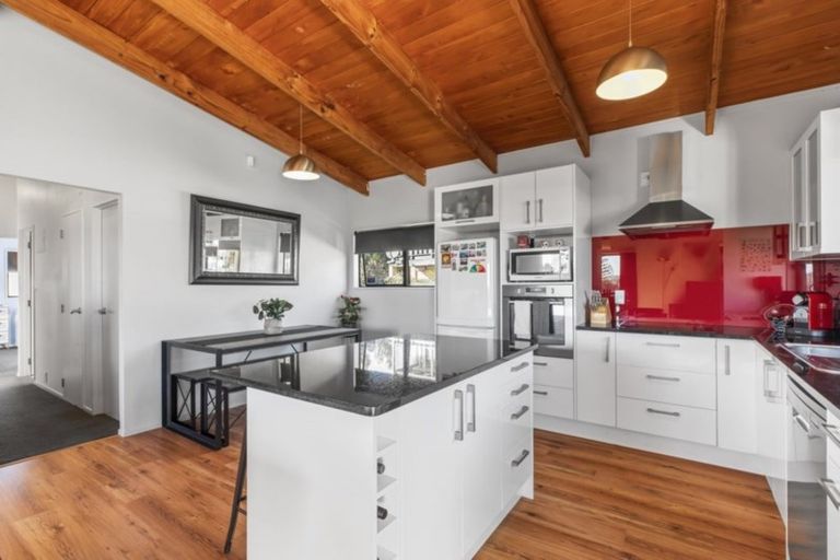 Photo of property in 63 Simpson Road, Ranui, Auckland, 0612