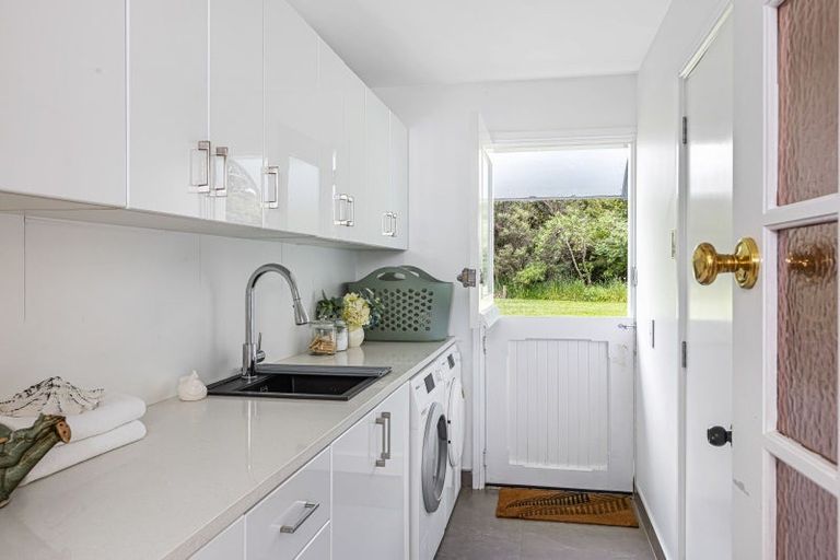 Photo of property in 1174 Kahikatea Flat Road, Waitoki, Kaukapakapa, 0871