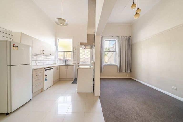 Photo of property in 36 The Parade, Island Bay, Wellington, 6023