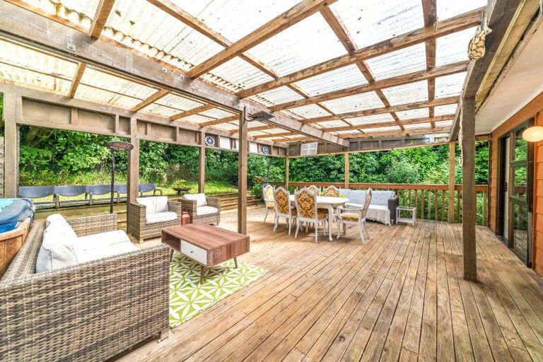 Photo of property in 14 Westhaven Drive, Tawa, Wellington, 5028