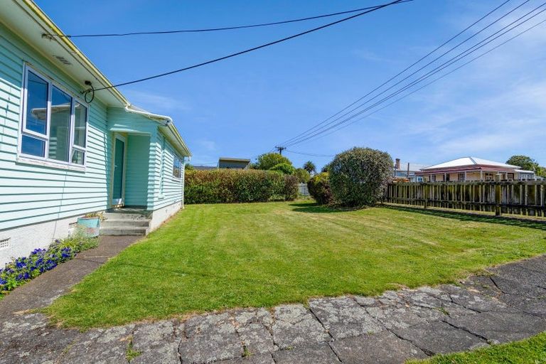 Photo of property in 28 Cornwall Street, Eltham, 4322