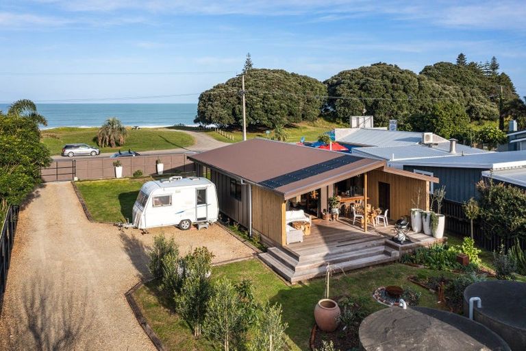Photo of property in 22 Moana Road, Okitu, Gisborne, 4010
