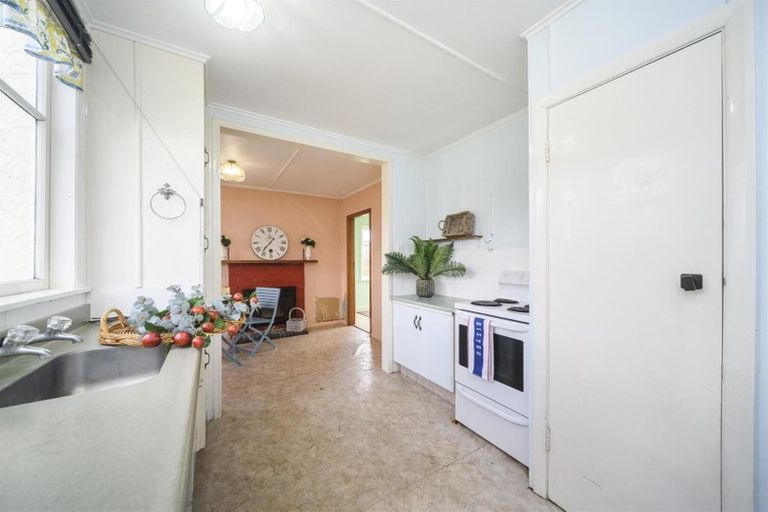 Photo of property in 12 Rira Street, Marton, 4710