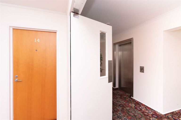 Photo of property in Ocean Apartments, 44-46 Marine Parade, Paraparaumu Beach, Paraparaumu, 5032