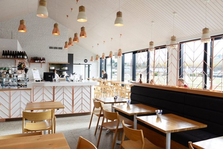 Photo of property in 74 Howards Drive, Lake Hayes, Queenstown, 9304