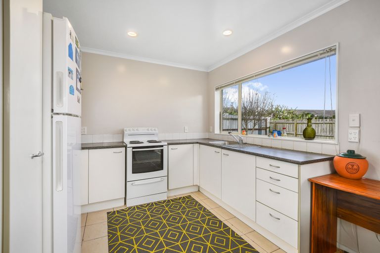 Photo of property in 2/34 Growers Lane, Mangere East, Auckland, 2024