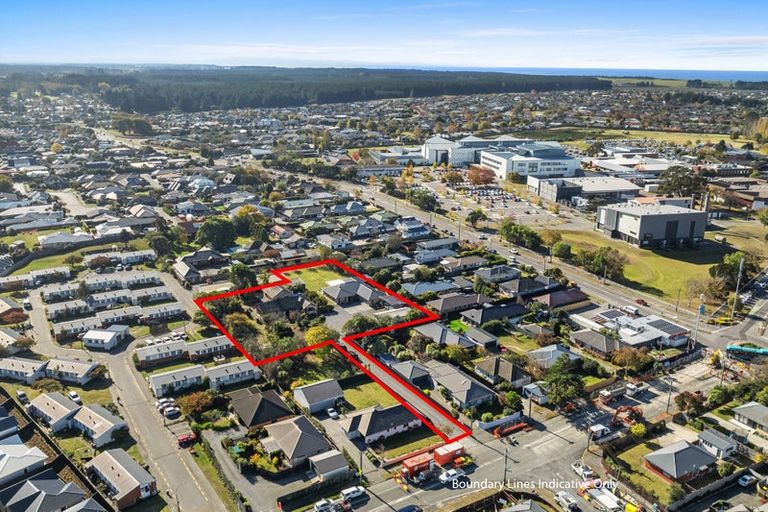 Photo of property in 217 Mairehau Road, Burwood, Christchurch, 8083
