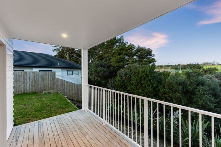 Photo of property in 69 Glenvar Ridge Road, Long Bay, Auckland, 0630