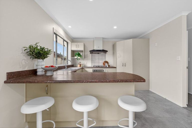 Photo of property in 42 Brooklyn Heights Drive, Kelvin Grove, Palmerston North, 4414