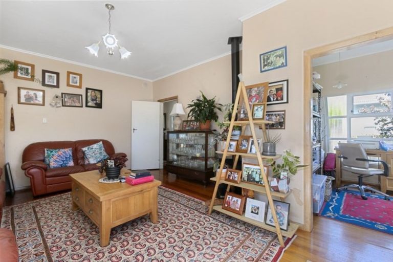 Photo of property in 76 Hautana Street, Woburn, Lower Hutt, 5010