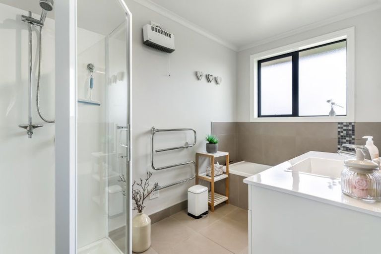 Photo of property in 65 Racecourse Road, Winton, 9782