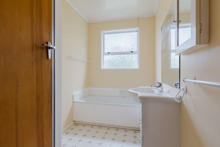 Photo of property in 5 Panako Place, Awapuni, Palmerston North, 4412