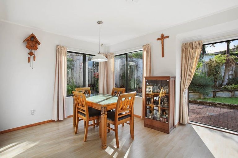 Photo of property in 2/148 Pigeon Mountain Road, Half Moon Bay, Auckland, 2012