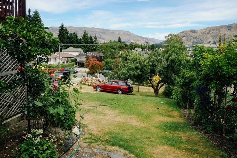Photo of property in 52 Hedditch Street, Wanaka, 9305