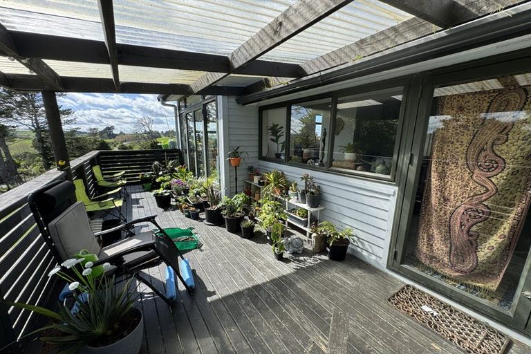 Photo of property in 47 The Pines Road, Paparoa, 0571
