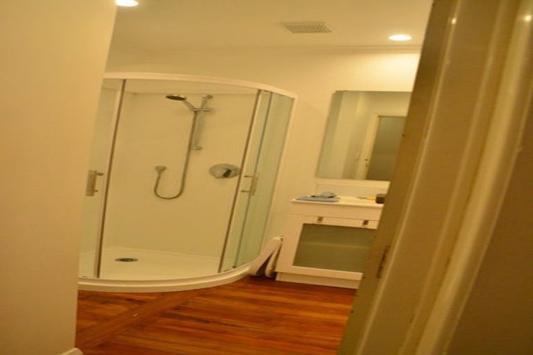 Photo of property in 5 Poto Road, Normandale, Lower Hutt, 5010