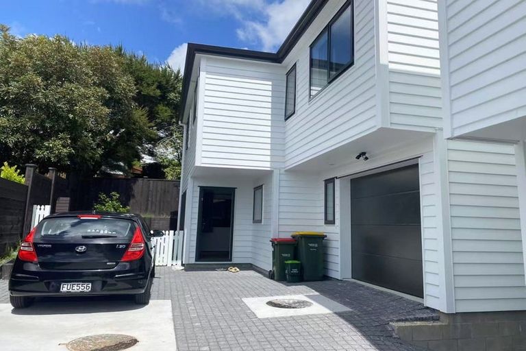 Photo of property in 31d Weldene Avenue, Glenfield, Auckland, 0629
