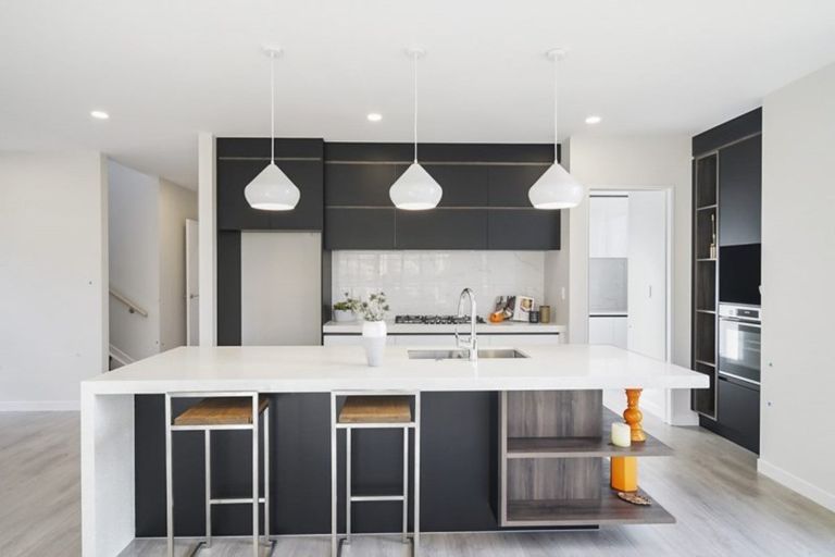 Photo of property in 73 Hayfield Way, Karaka, Papakura, 2113