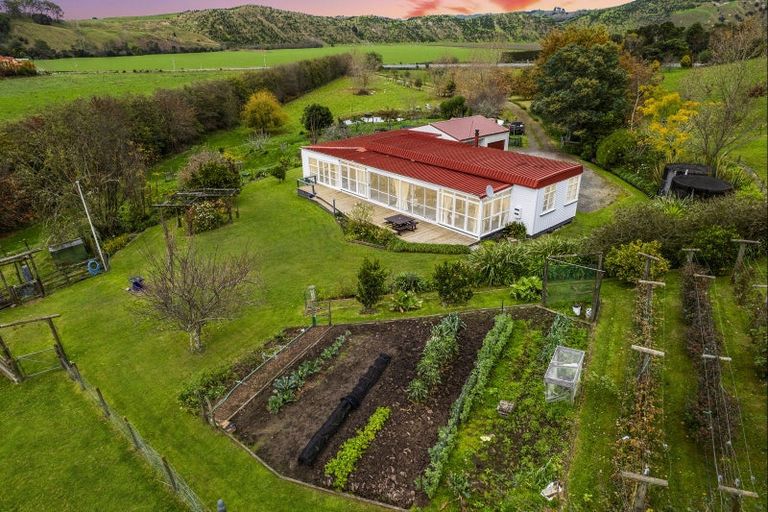 Photo of property in 2212 Matawai Road, Te Karaka, 4093