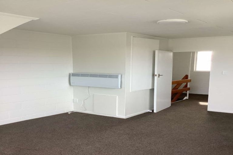 Photo of property in 2/86 Picton Avenue, Riccarton, Christchurch, 8011