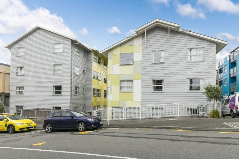 Photo of property in Drummond Street Flats, 19u1 Drummond Street, Mount Cook, Wellington, 6021