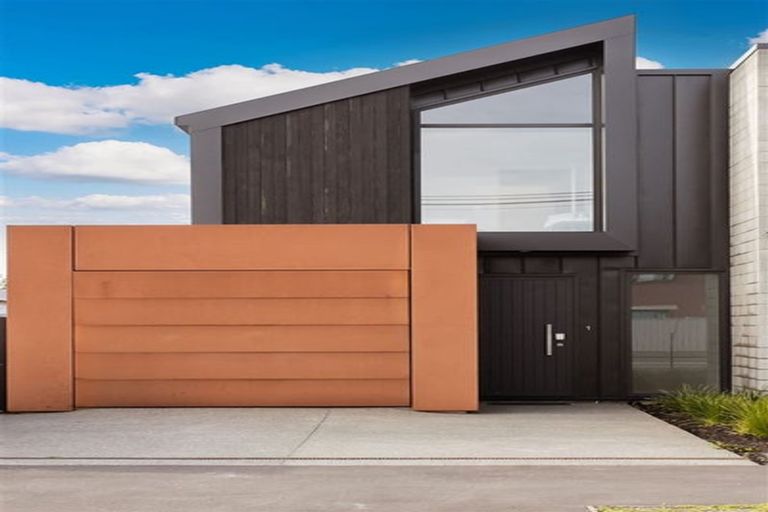 Photo of property in 1/151 Edgeware Road, Edgeware, Christchurch, 8013