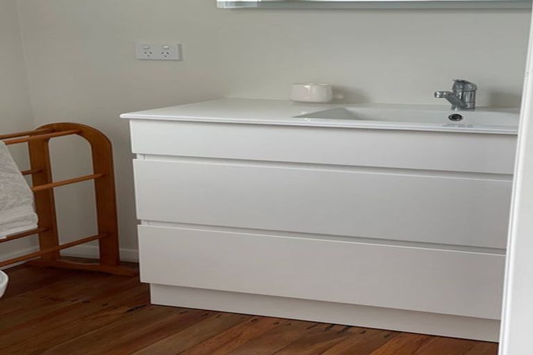 Photo of property in 12 The Avenue, Otaki Beach, Otaki, 5512