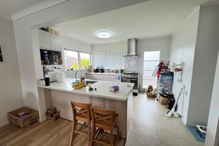 Photo of property in 1/60 Taharoto Road, Takapuna, Auckland, 0622