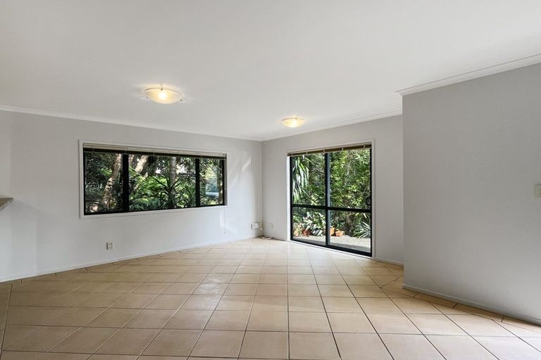 Photo of property in 20 Catrina Avenue, Birkenhead, Auckland, 0626