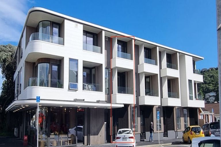 Photo of property in 216 The Parade, Island Bay, Wellington, 6023