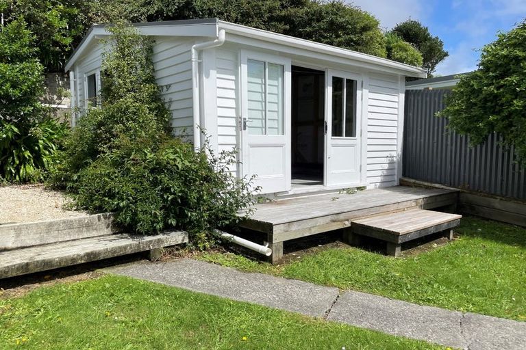 Photo of property in 62 Creswick Terrace, Northland, Wellington, 6012