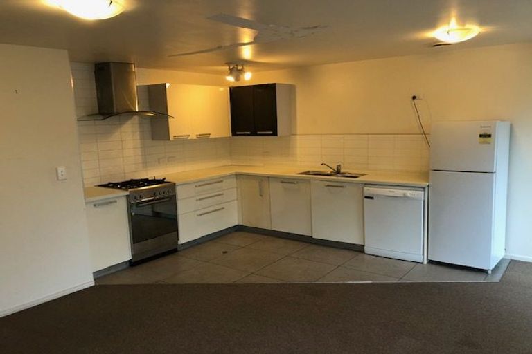 Photo of property in 14 Kopiko Way, Brooklyn, Wellington, 6021