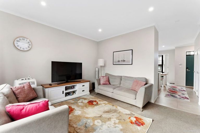 Photo of property in 12 Malcolm Calder Road, Hobsonville, Auckland, 0616