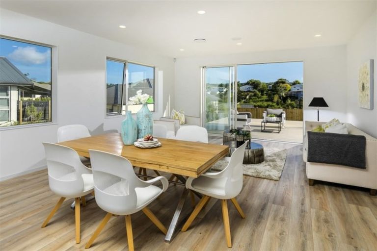 Photo of property in 17 Princes Street, Riverhead, 0820