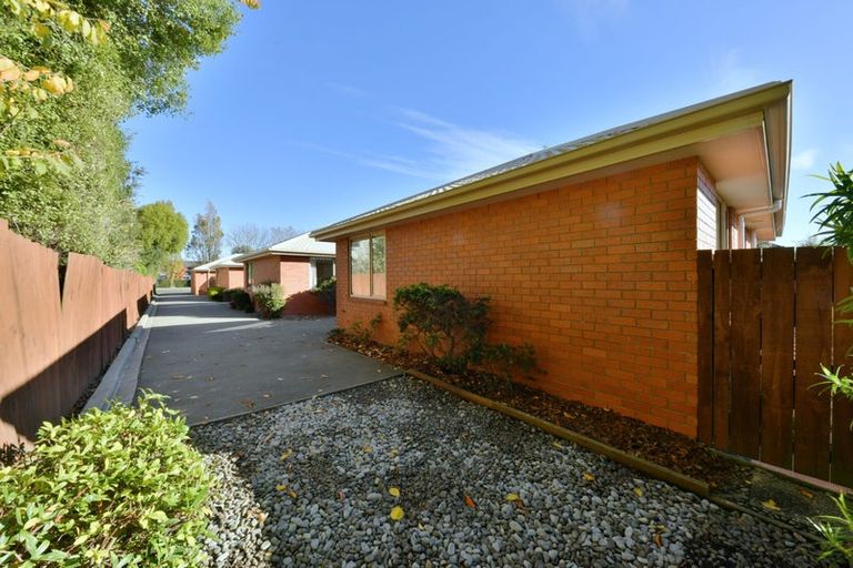 Photo of property in 4/108 Yaldhurst Road, Sockburn, Christchurch, 8042