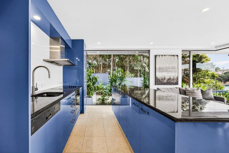 Photo of property in 19 Bournemouth Terrace, Murrays Bay, Auckland, 0630