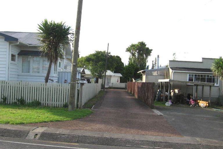 Photo of property in 74a Wharf Road, Te Atatu Peninsula, Auckland, 0610