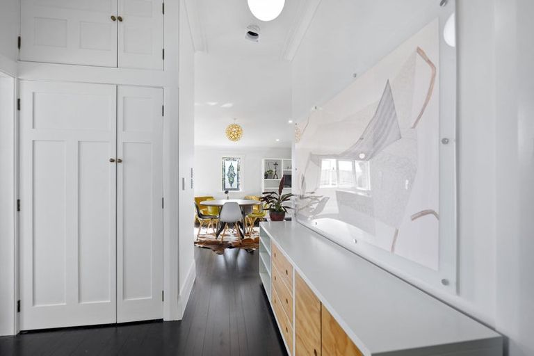 Photo of property in 8 Puriri Street, Helensville, 0800