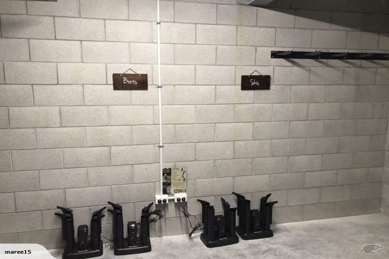 Photo of property in 11b Saint Peters Place, Queenstown, 9300