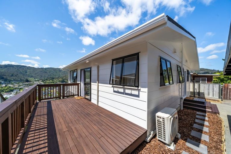 Photo of property in 15b Gribble Grove, Stokes Valley, Lower Hutt, 5019