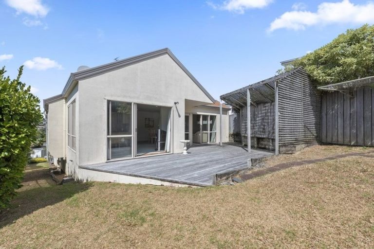 Photo of property in 17 Bevyn Street, Castor Bay, Auckland, 0620