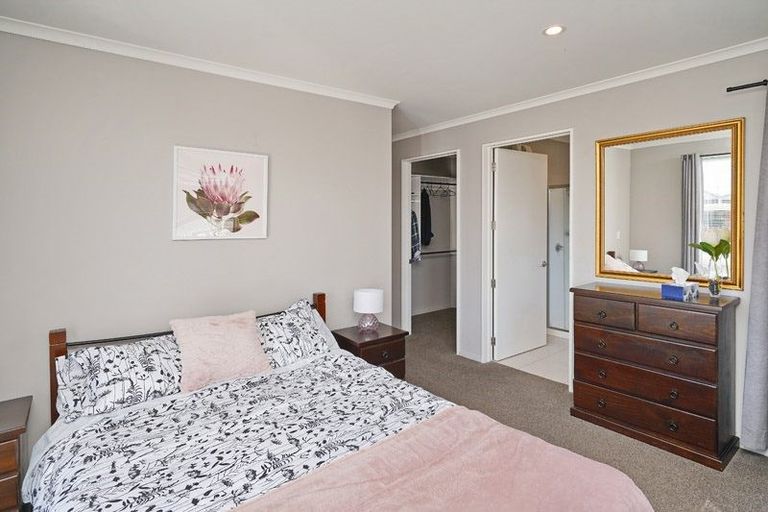 Photo of property in 19 Brockelbank Drive, Kaiapoi, 7630