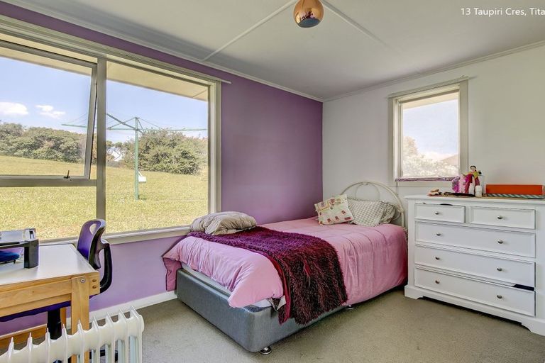 Photo of property in 11 Taupiri Crescent, Titahi Bay, Porirua, 5022