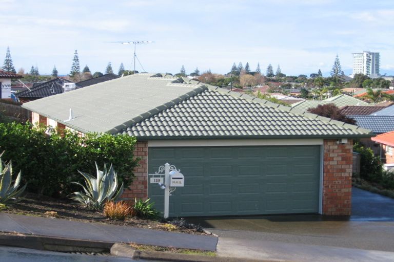 Photo of property in 129 Grovenor Drive, Orewa, 0931